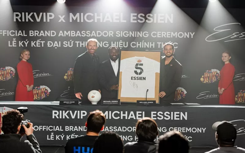Buổi lễ ký kết giữa Rikvip và Michael Essien